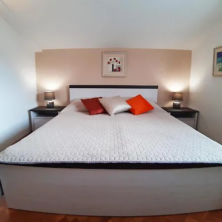 Ferienwohnung Fuer 3 Personen Ca 40 Qm In Cervar-porat, Istrien Istrische Riviera Apartment *