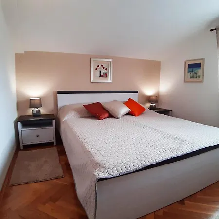 Apartment Ferienwohnung Fuer 3 Personen Ca 40 Qm In Cervar-porat, Istrien Istrische Riviera