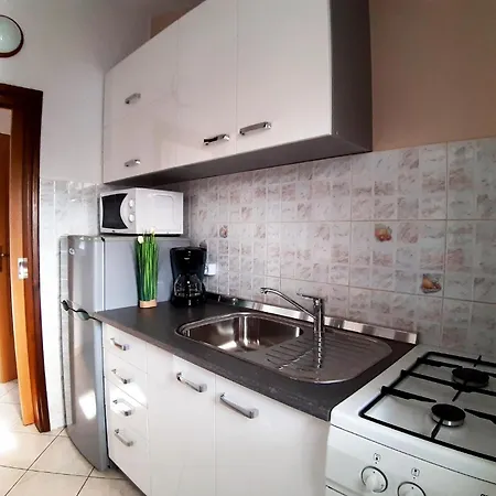 Ferienwohnung Fuer 3 Personen Ca 40 Qm In Cervar-porat, Istrien Istrische Riviera Porec